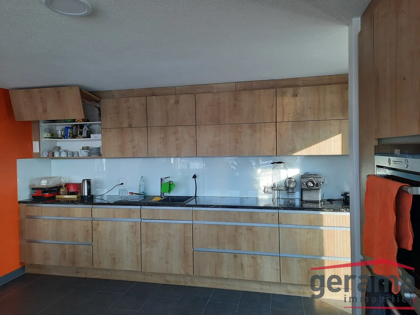 Familienvilla mit 3 Wohnungen und Gemeinschaftspool - Foto 19 von 36