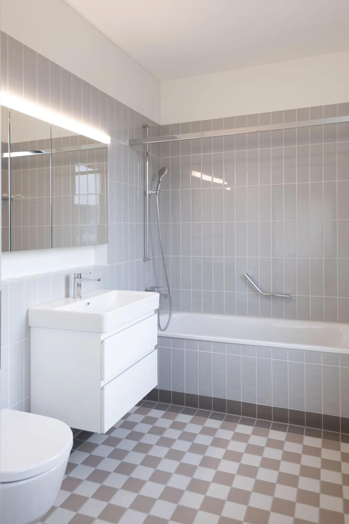 Esclusivo appartamento attico di 3,5 locali con terrazza sul tetto e vista lago - Foto 9 di 16