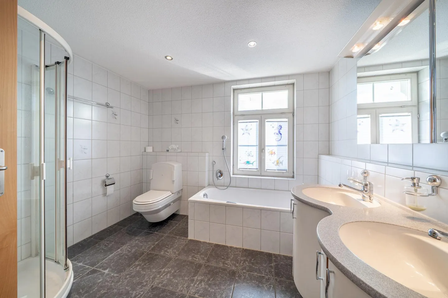 Maison individuelle familiale avec beaucoup de charme - Photo 6 sur 11