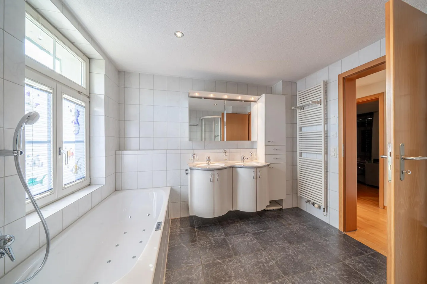 Maison individuelle familiale avec beaucoup de charme - Photo 7 sur 11