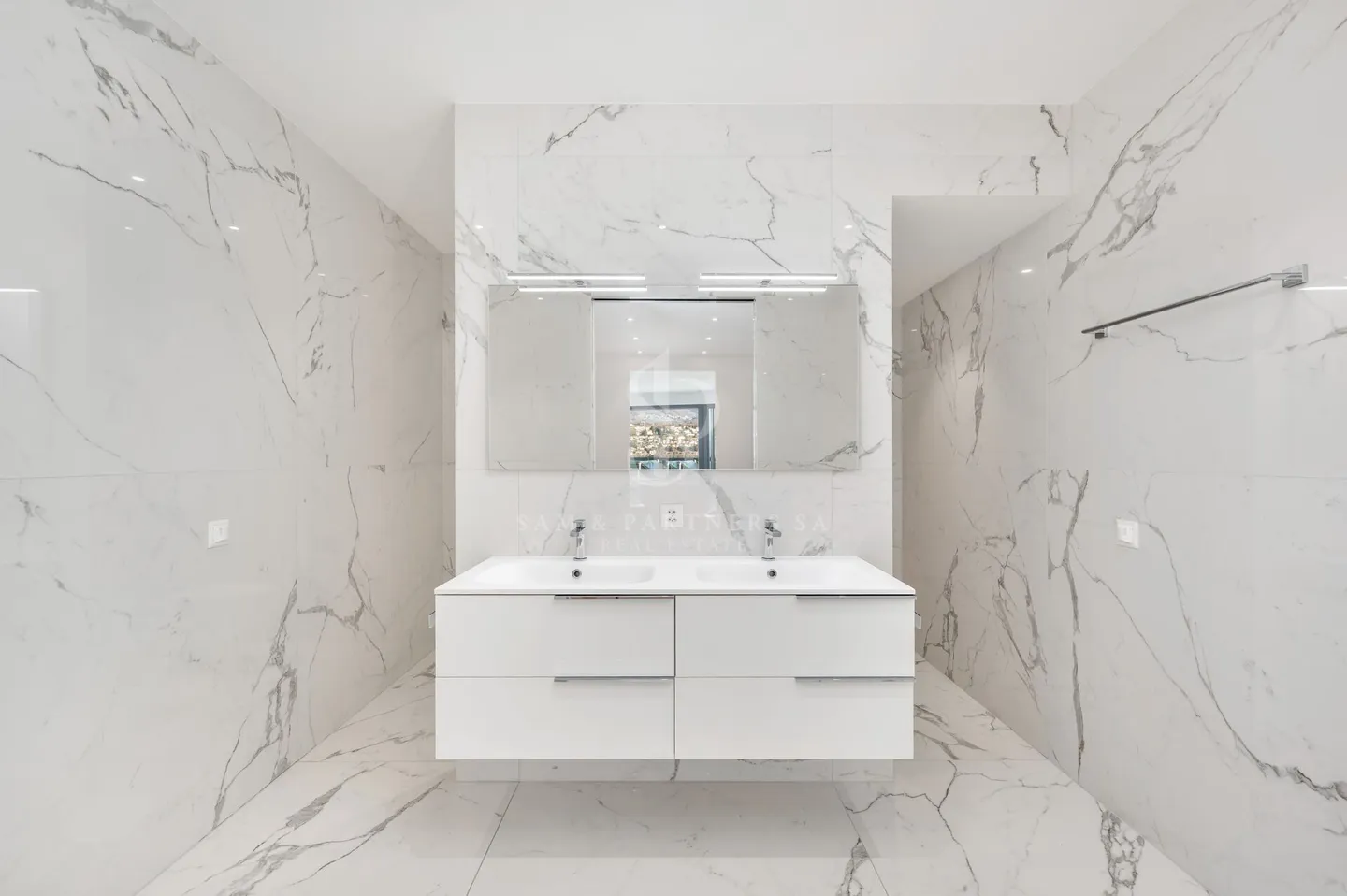 Villa moderne avec piscine - Photo 13 sur 16