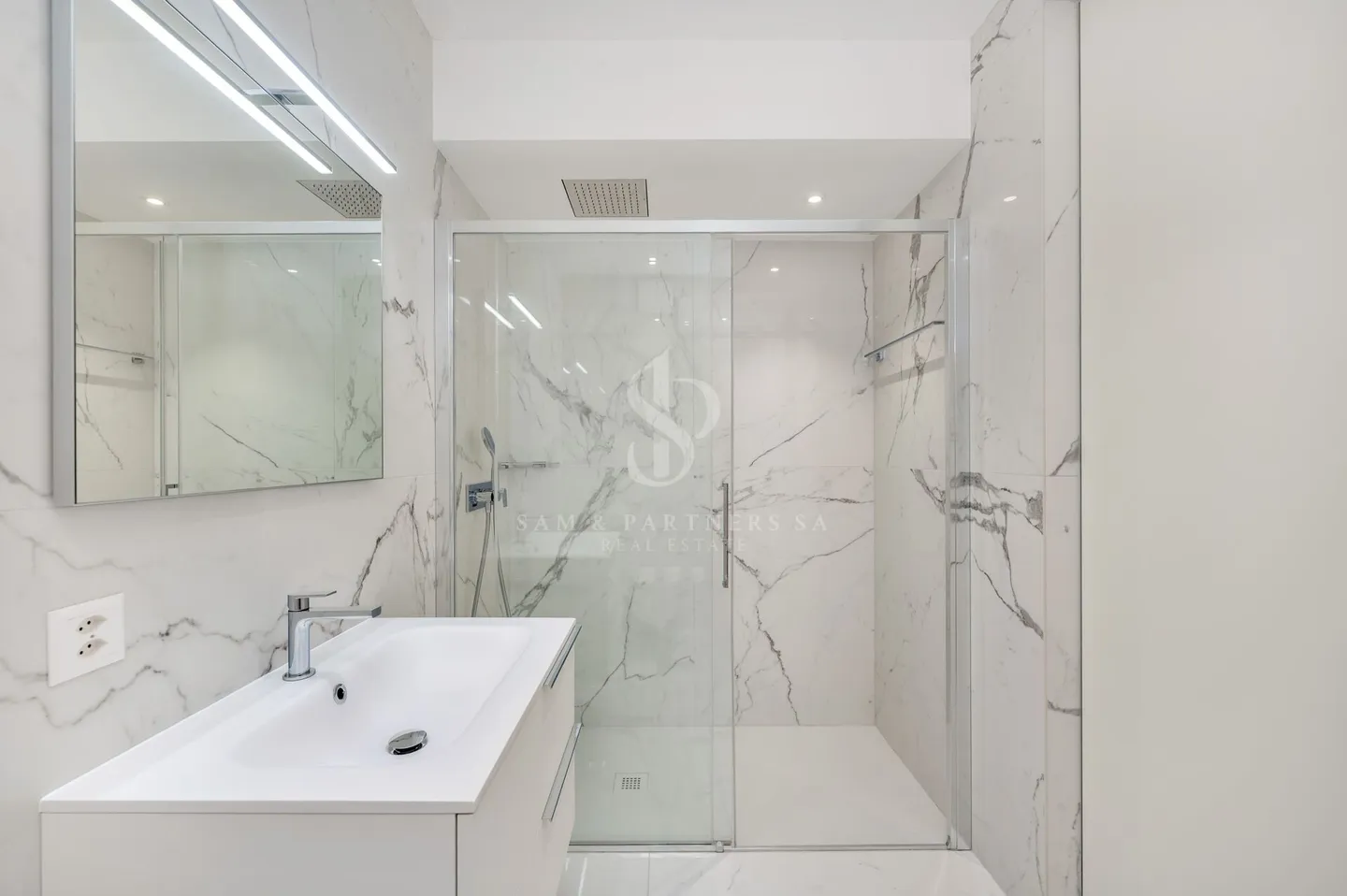 Villa moderne avec piscine - Photo 15 sur 16