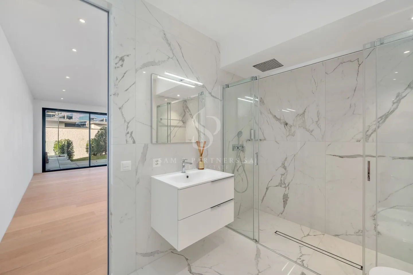 Villa moderne avec piscine - Photo 16 sur 16