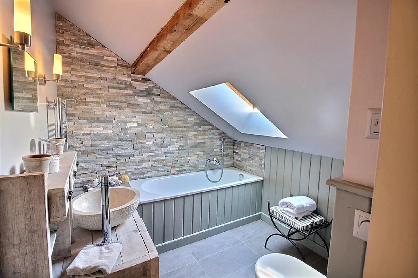 Exceptional property with stunning views of the valley - Photo 13 of 13