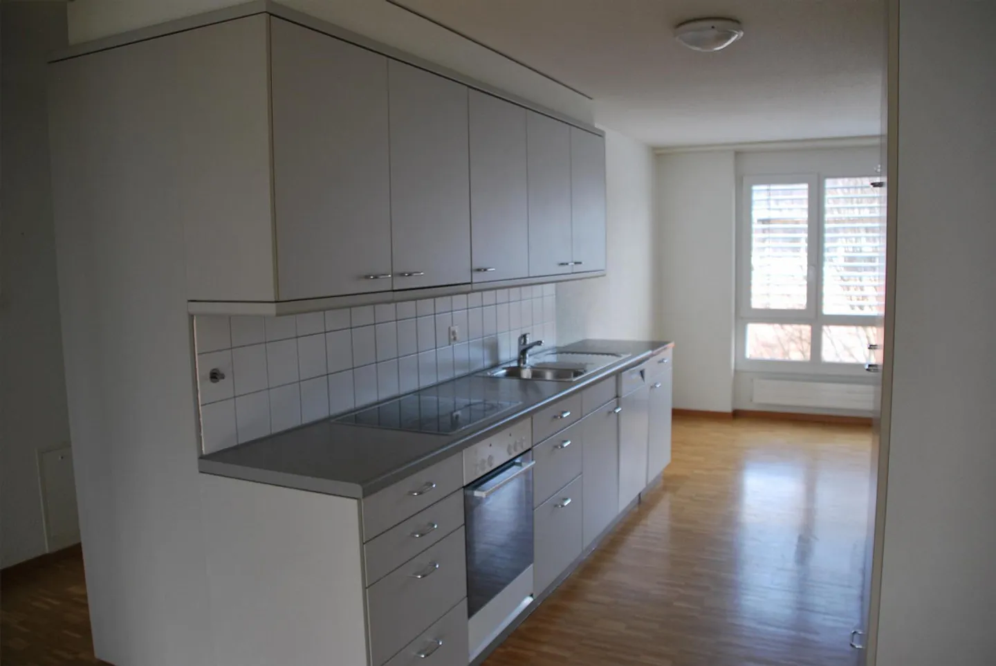 Appartamento pratico con bella vista - Foto 3 di 6