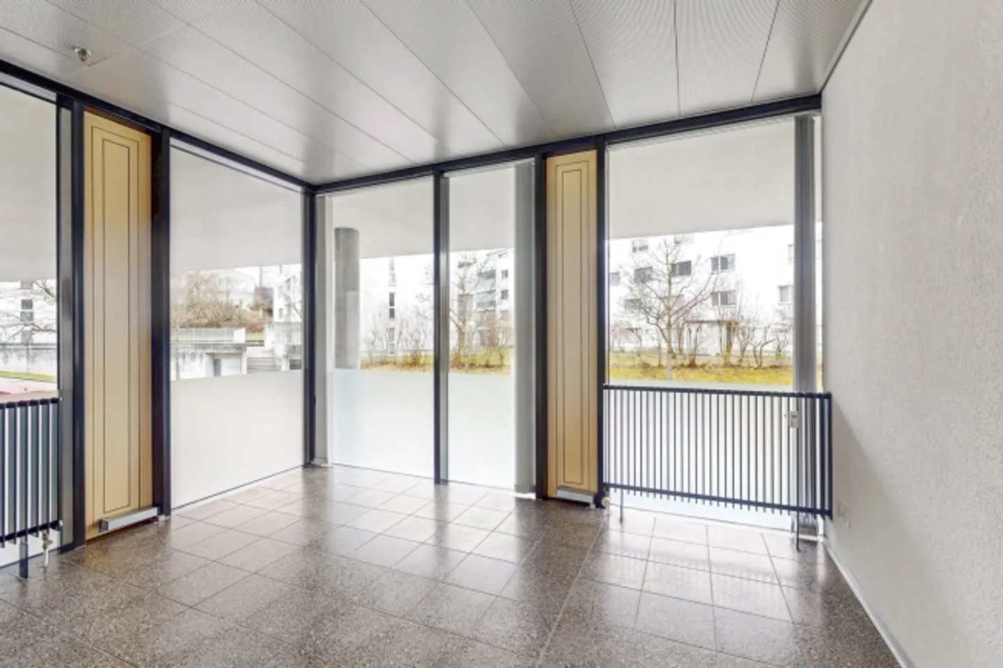 Bureau, Showroom ou plus - Photo 1 sur 11