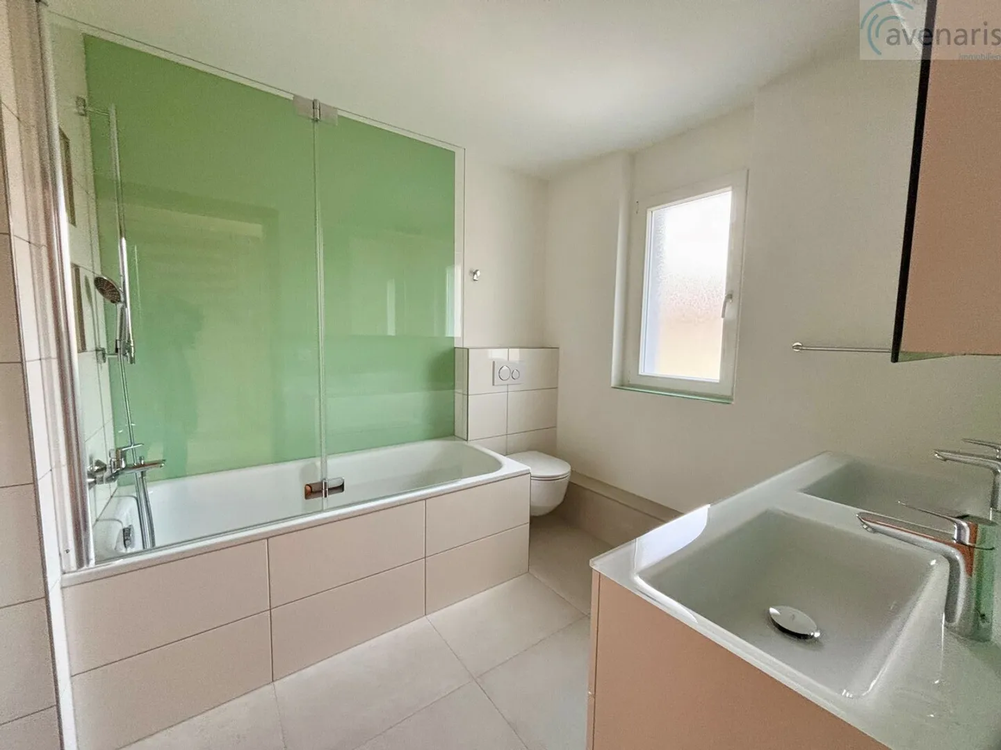 Casa bifamiliare spaziosa in una posizione centrale - Foto 9 di 16