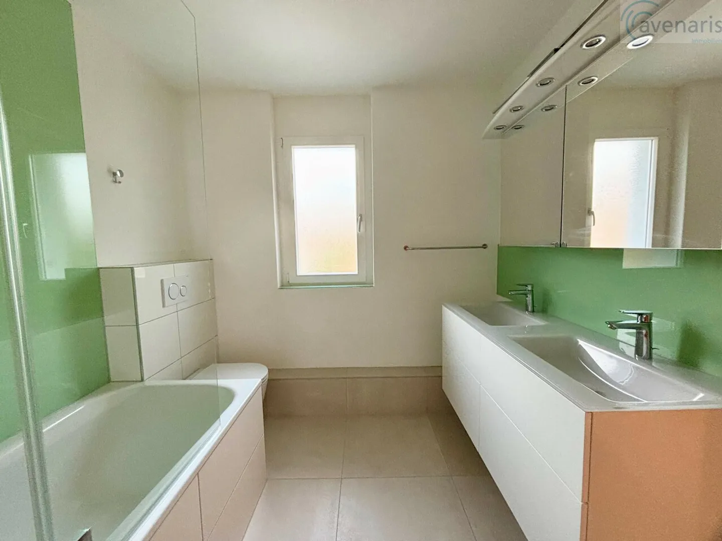 Casa bifamiliare spaziosa in una posizione centrale - Foto 10 di 16
