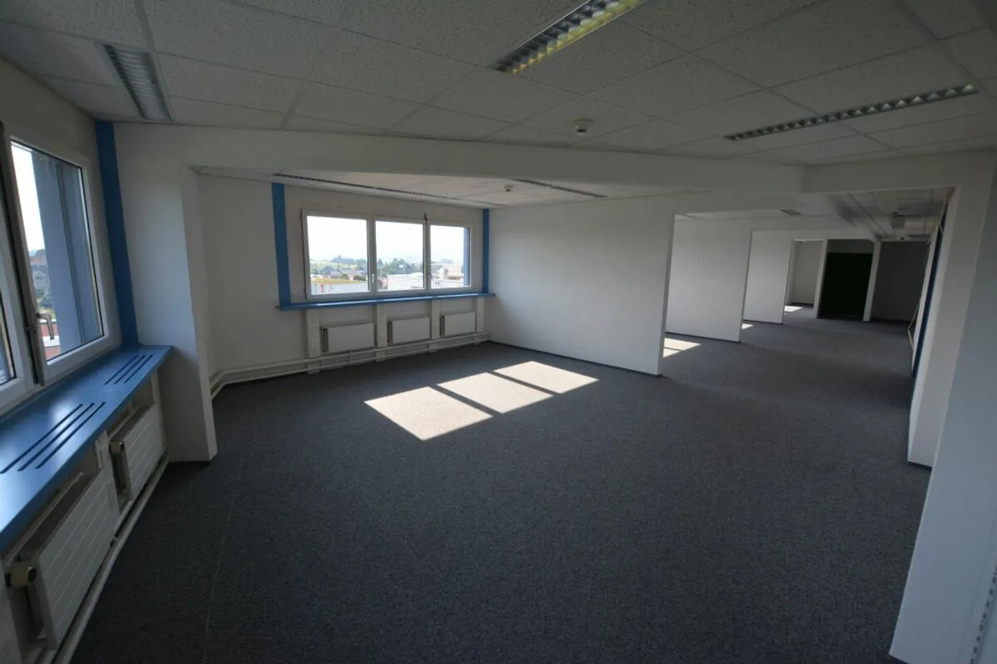 Bureaux attrayants au dernier étage et au 1er étage à partir de 20m2 à louer - Photo 7 sur 10