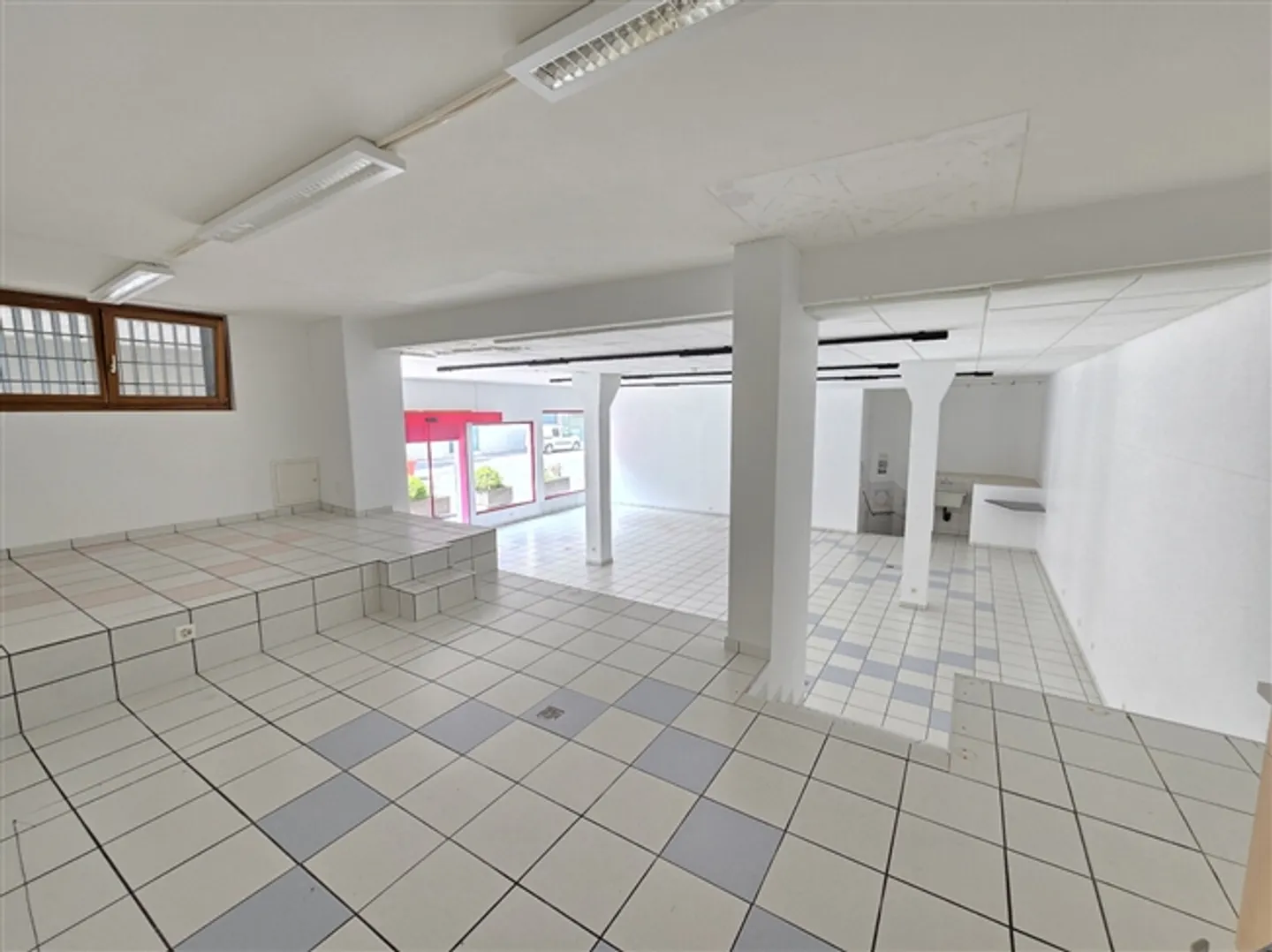 Commercial Area - Sion - Rental Opportunity - EXCLUSIVITY - Photo 5 of 13