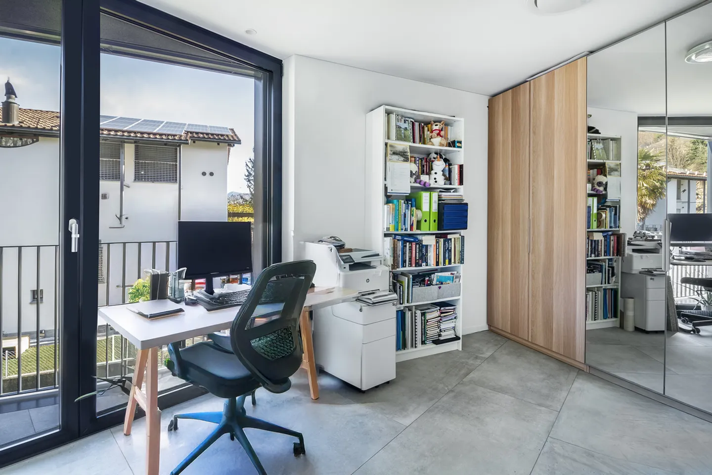 Stylish apartment in a residential complex with swimming pool - Photo 7 of 12