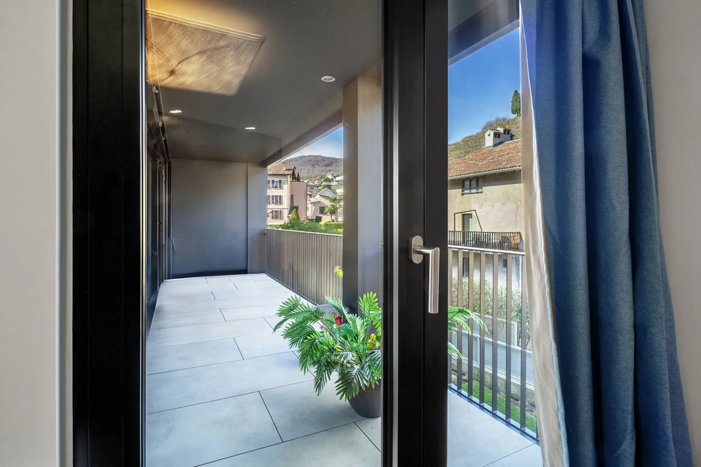 Stylish apartment in a residential complex with swimming pool - Photo 10 of 12