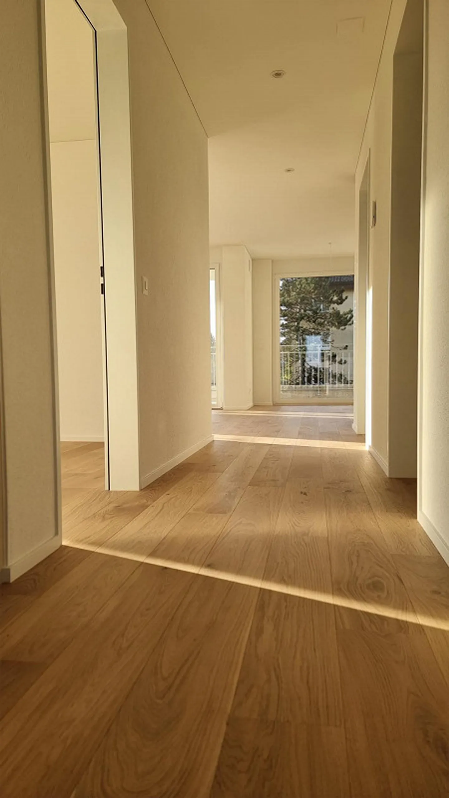 Helle Wohnung mit Balkon - Foto 7 von 15