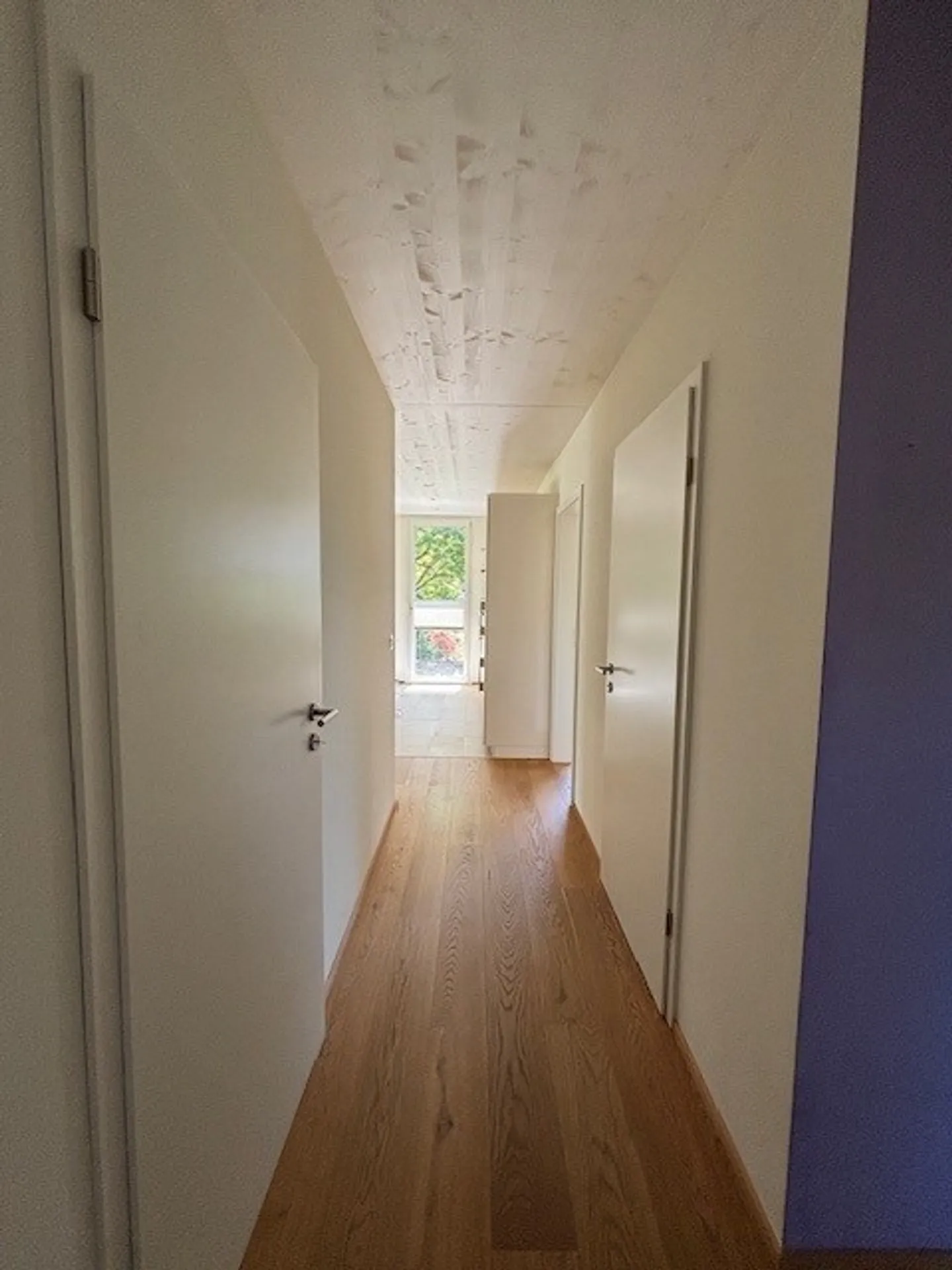 Ein Ort zum Ankommen: Idyllisches 3.5-Zimmer-Einfamilienhaus mit Garten - Photo 9 of 33