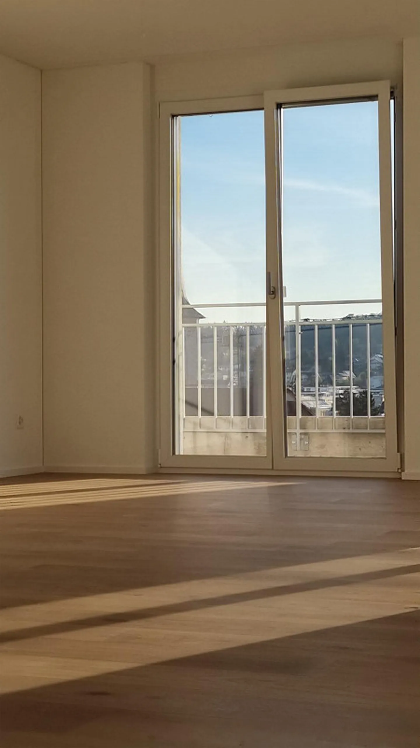 Helle Wohnung mit Balkon - Foto 9 von 15
