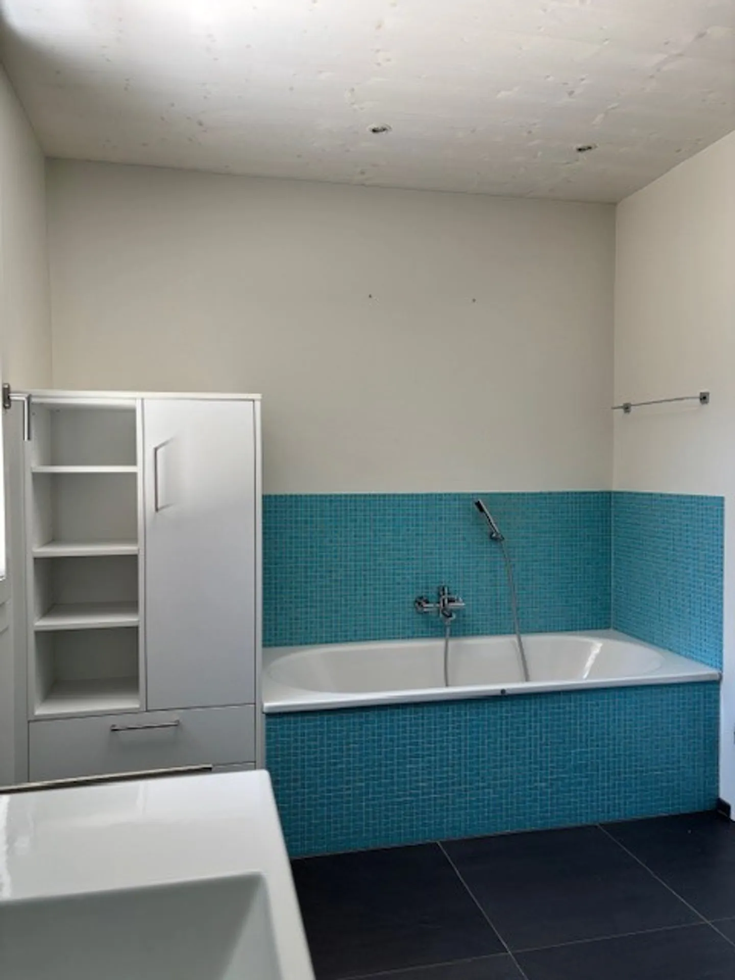Ein Ort zum Ankommen: Idyllisches 3.5-Zimmer-Einfamilienhaus mit Garten - Photo 17 of 33