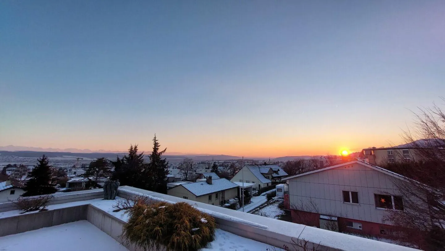 Aussergewöhnliche Attika-Wohnung mit herrlicher Aussicht - Foto 1 von 7