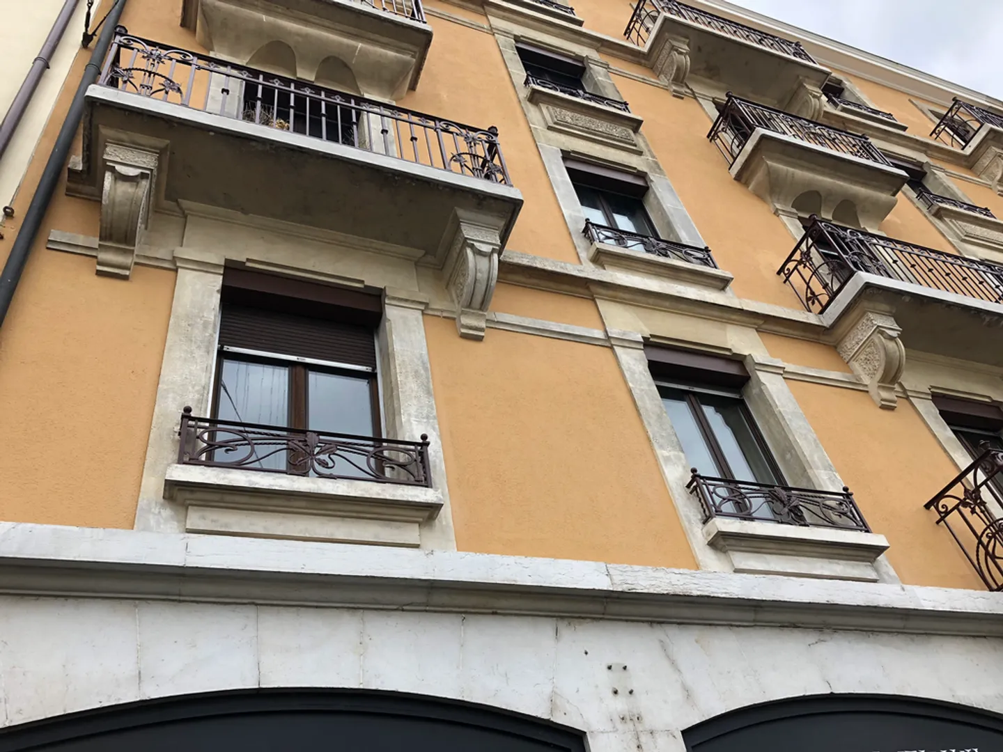 Incantevole appartamento con 3 camere a Plainpalais - Foto 1 di 6