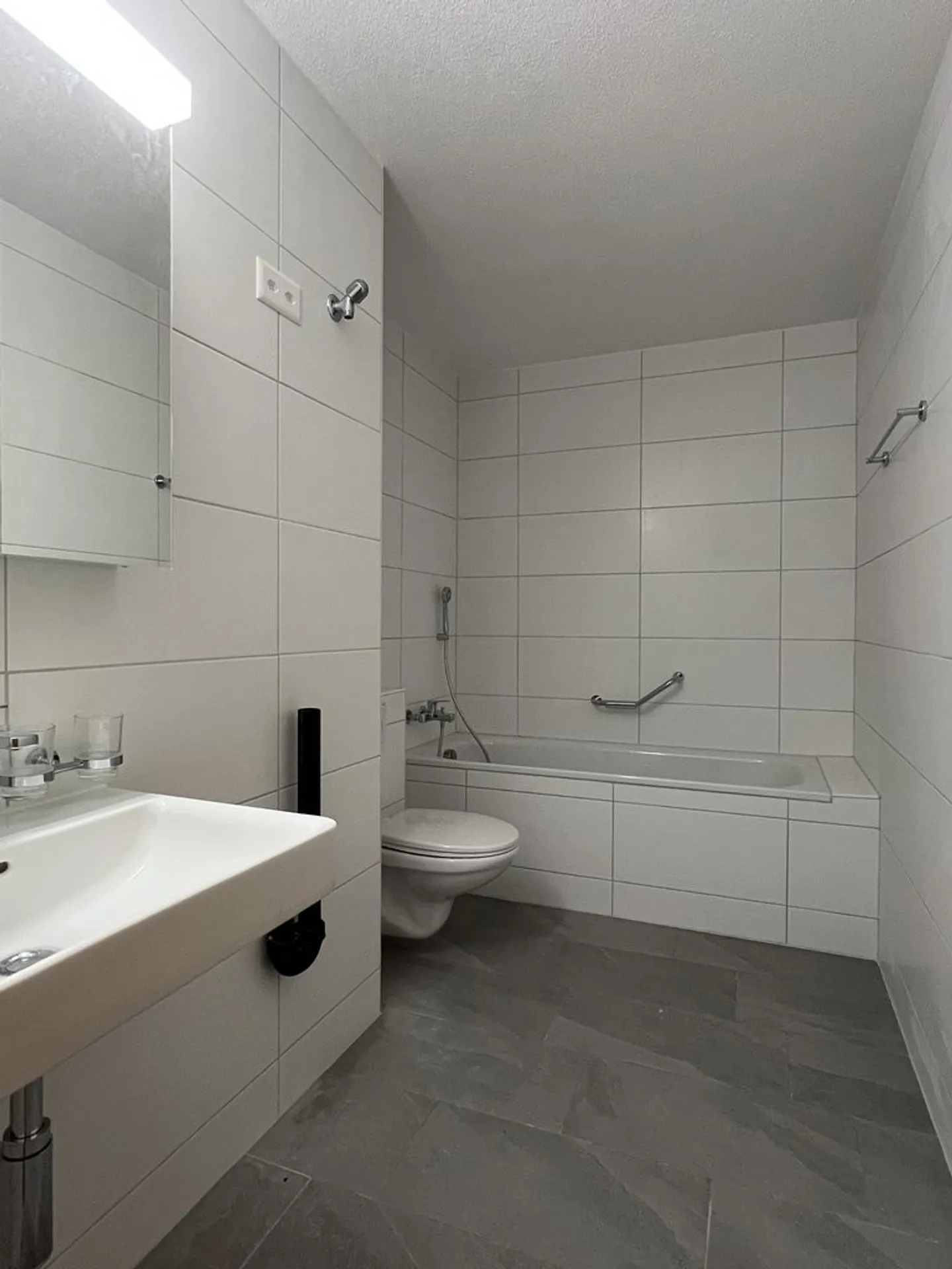 BÖSINGEN (FR) - freshly renovated 4.5-room apartment in Bösingen - Photo 5 of 9