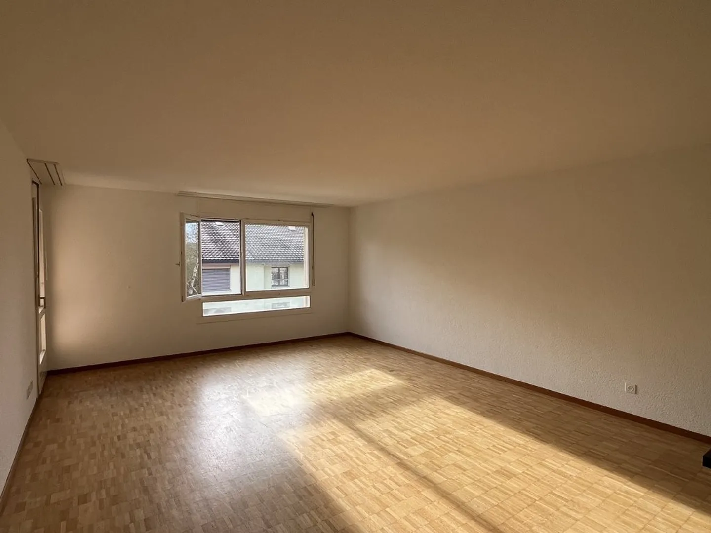 BÖSINGEN (FR) - freshly renovated 4.5-room apartment in Bösingen - Photo 3 of 9