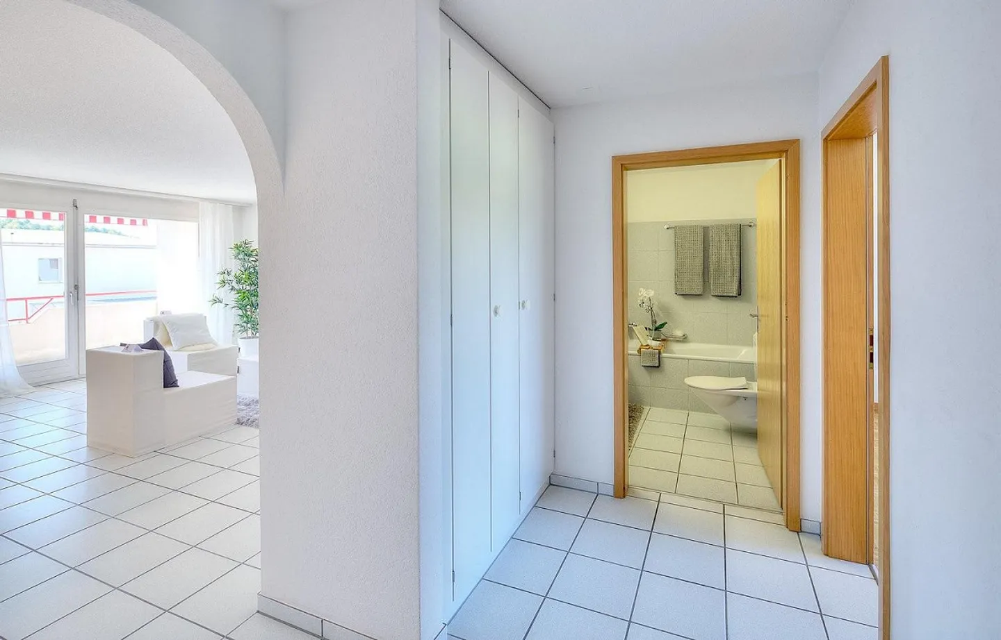 Appartement au Rez-de-Chaussée avec Commodités Modernes - Photo 2 sur 7