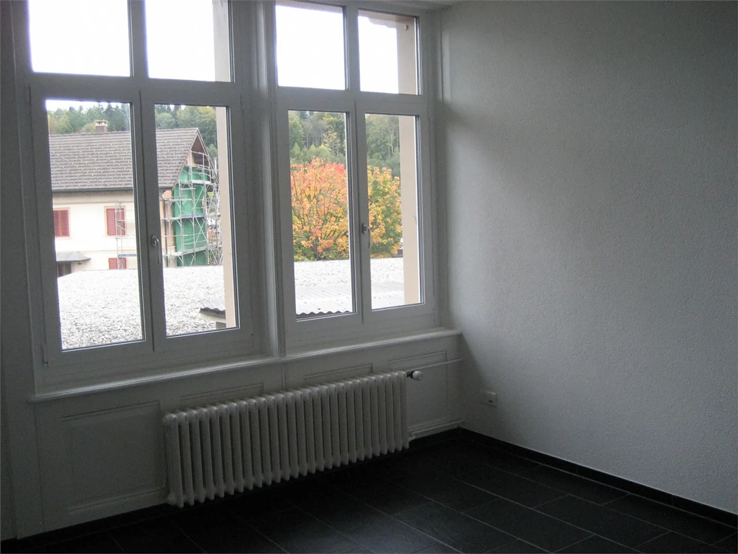 Appartement moderne et lumineux au 1er étage - Photo 2 sur 12