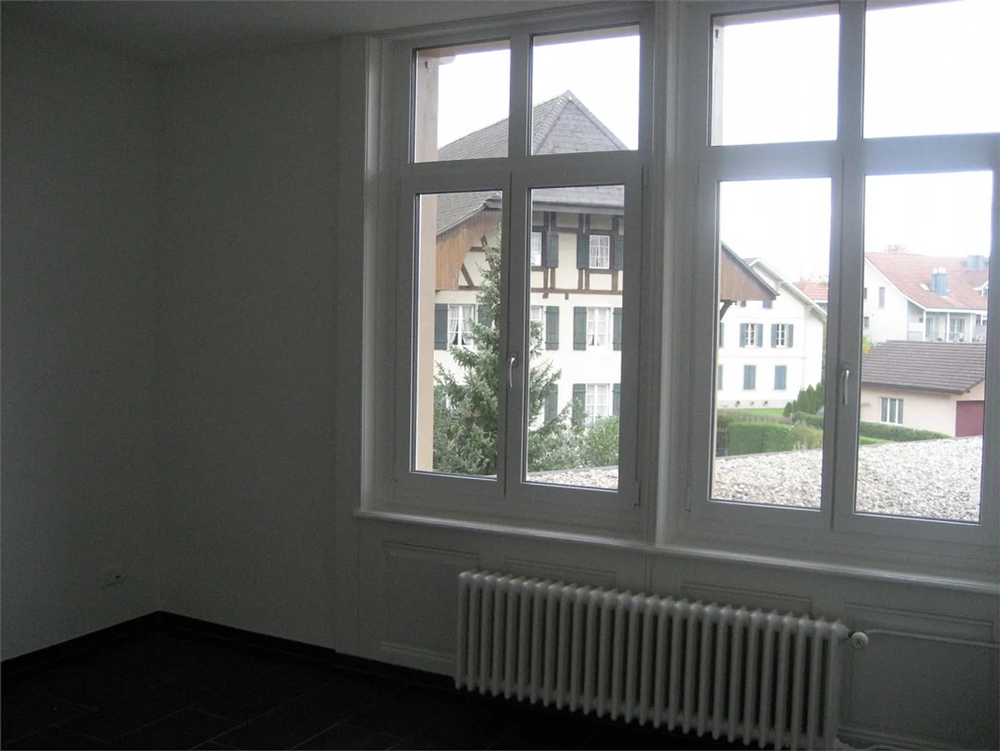 Appartement moderne et lumineux au 1er étage - Photo 3 sur 12