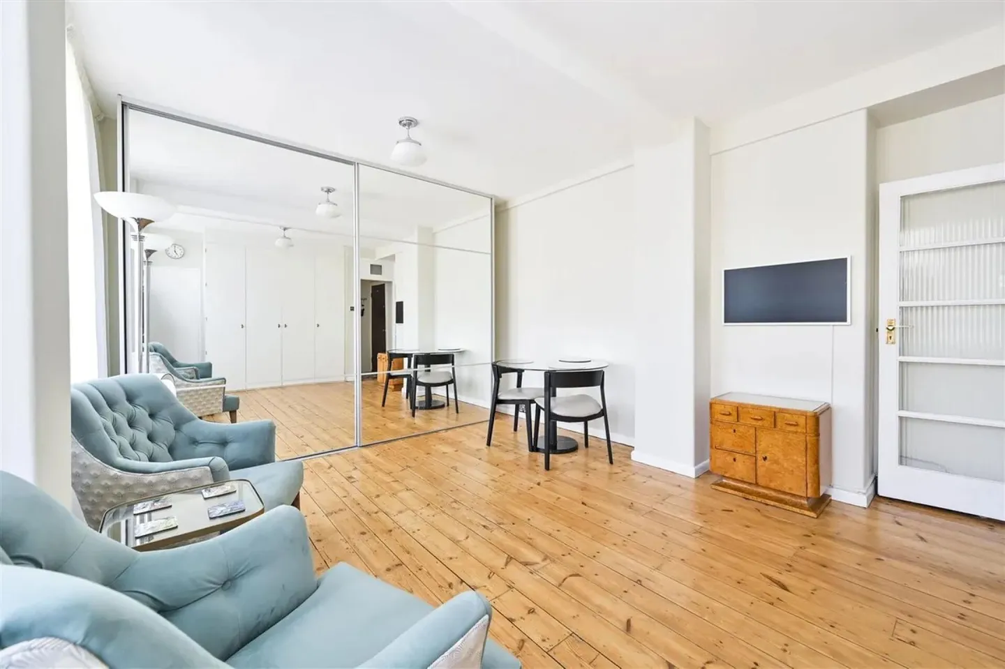 Helle 1-Zimmer-Wohnung in Buchs AG - Foto 1 von 9
