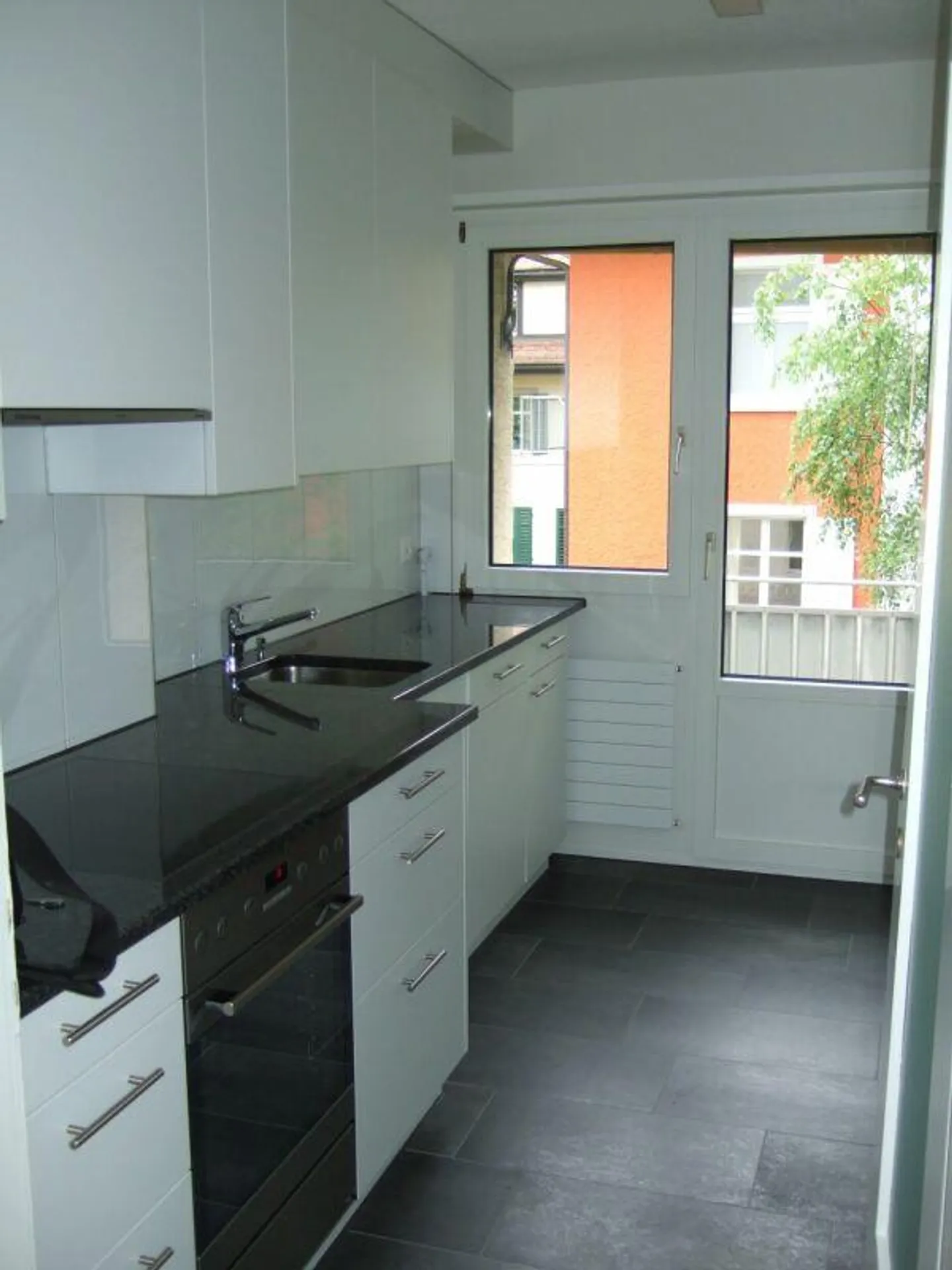 3-room apartment in Zurich-Wollishofen (limited until 31.03.2027 with option to extend) copy - Photo 2 of 4