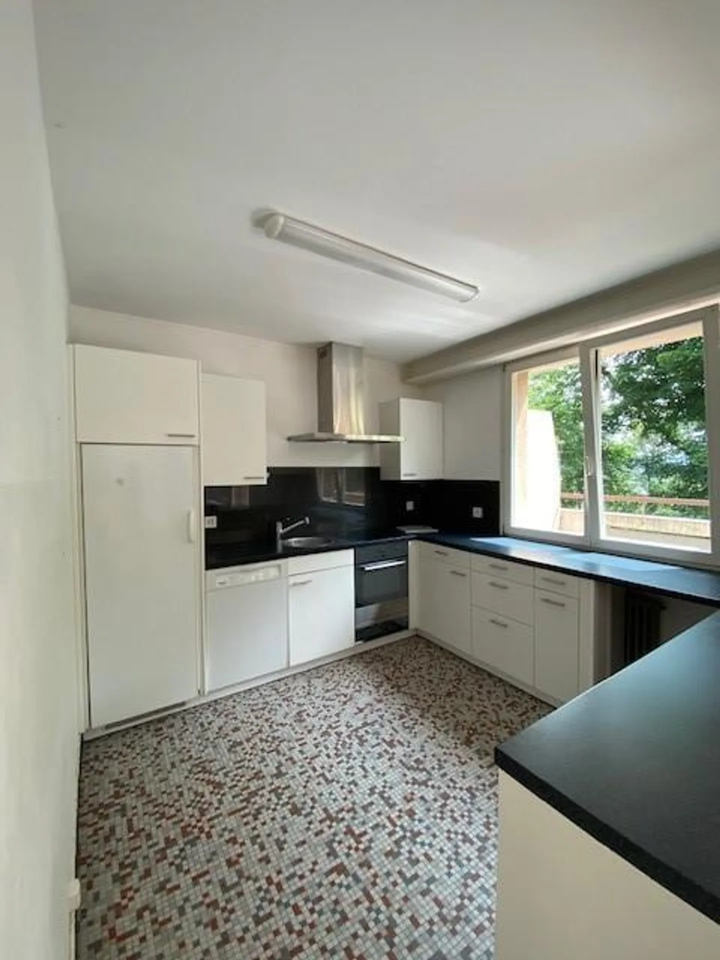 Appartamento spazioso nel verde - Foto 4 di 7