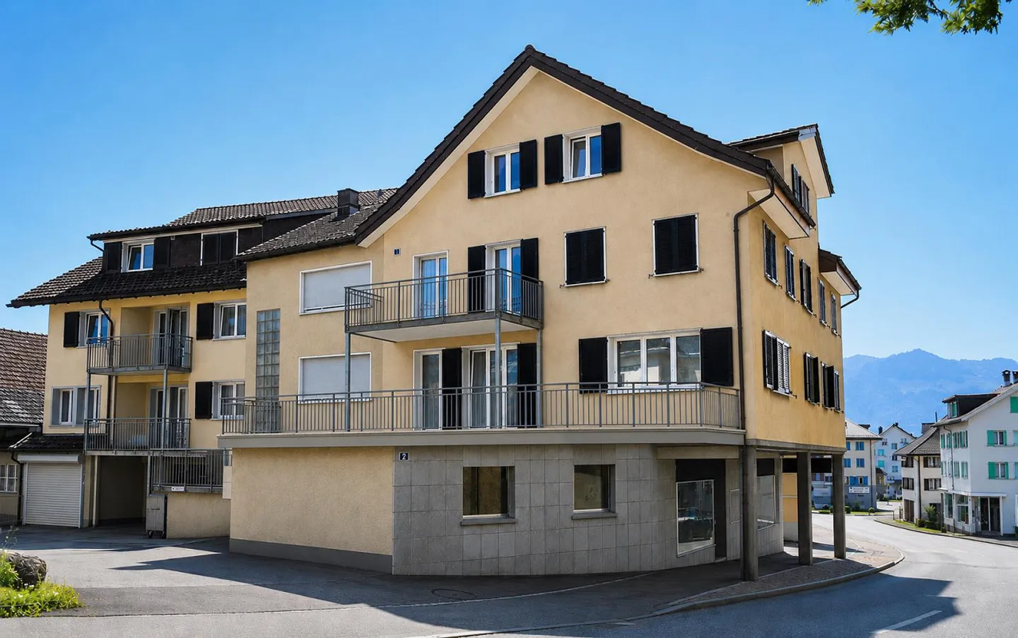 Maison multi-familiale avec espace commercial - Photo 1 sur 15