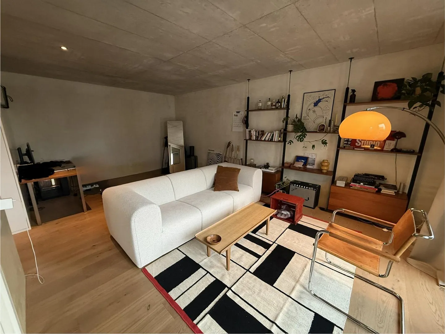 Appartement moderne de 2.5 pièces avec loggia - Photo 1 sur 7