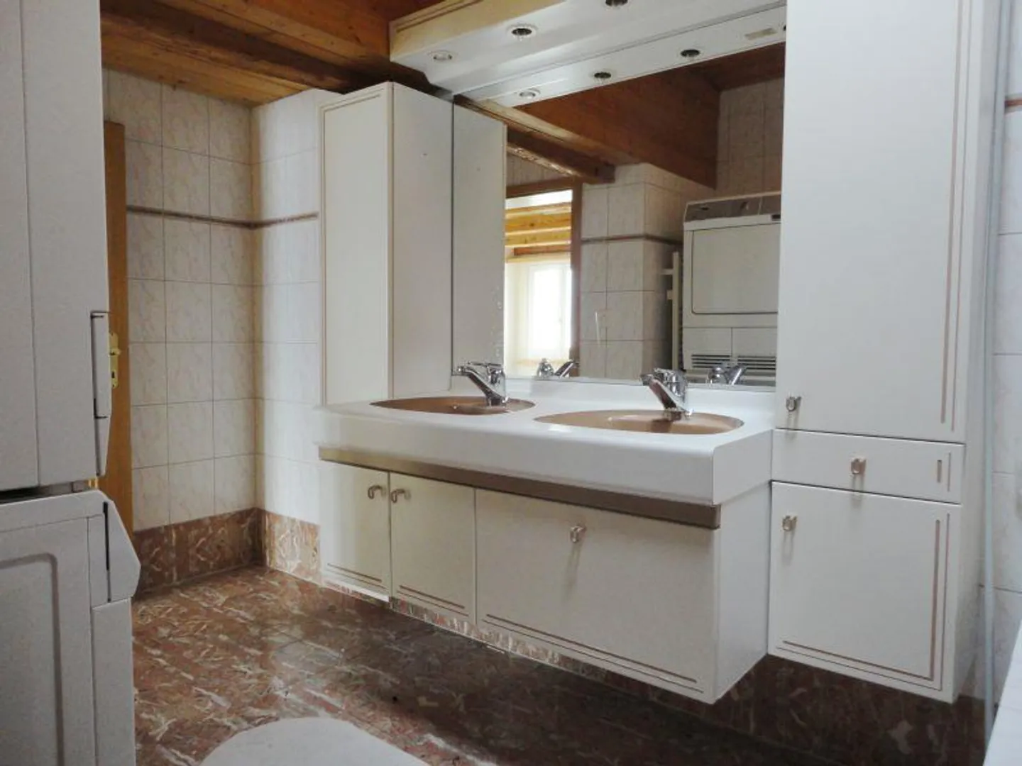 Maison multi-familiale avec espace commercial - Photo 12 sur 15