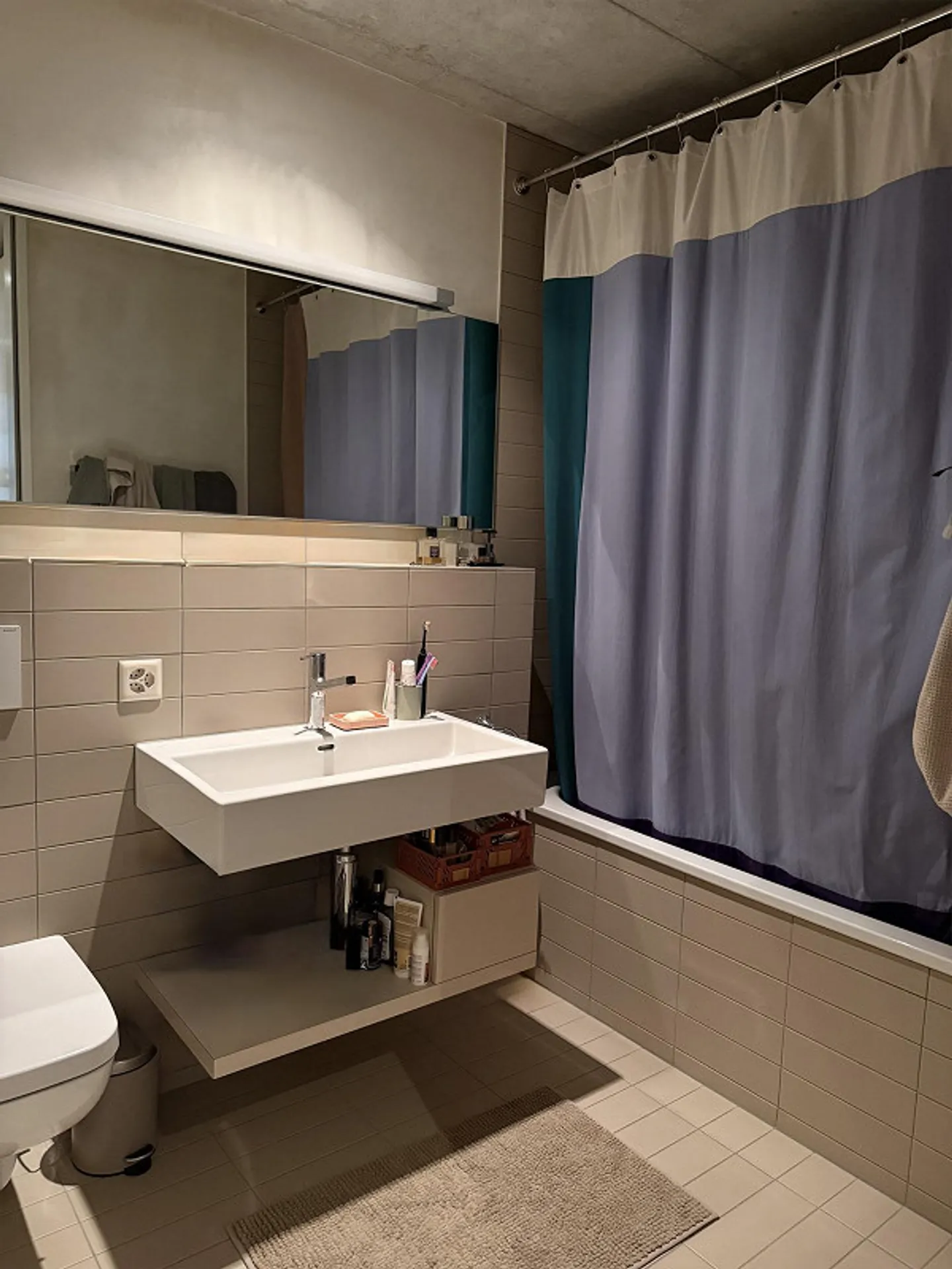 Appartement moderne de 2.5 pièces avec loggia - Photo 4 sur 7