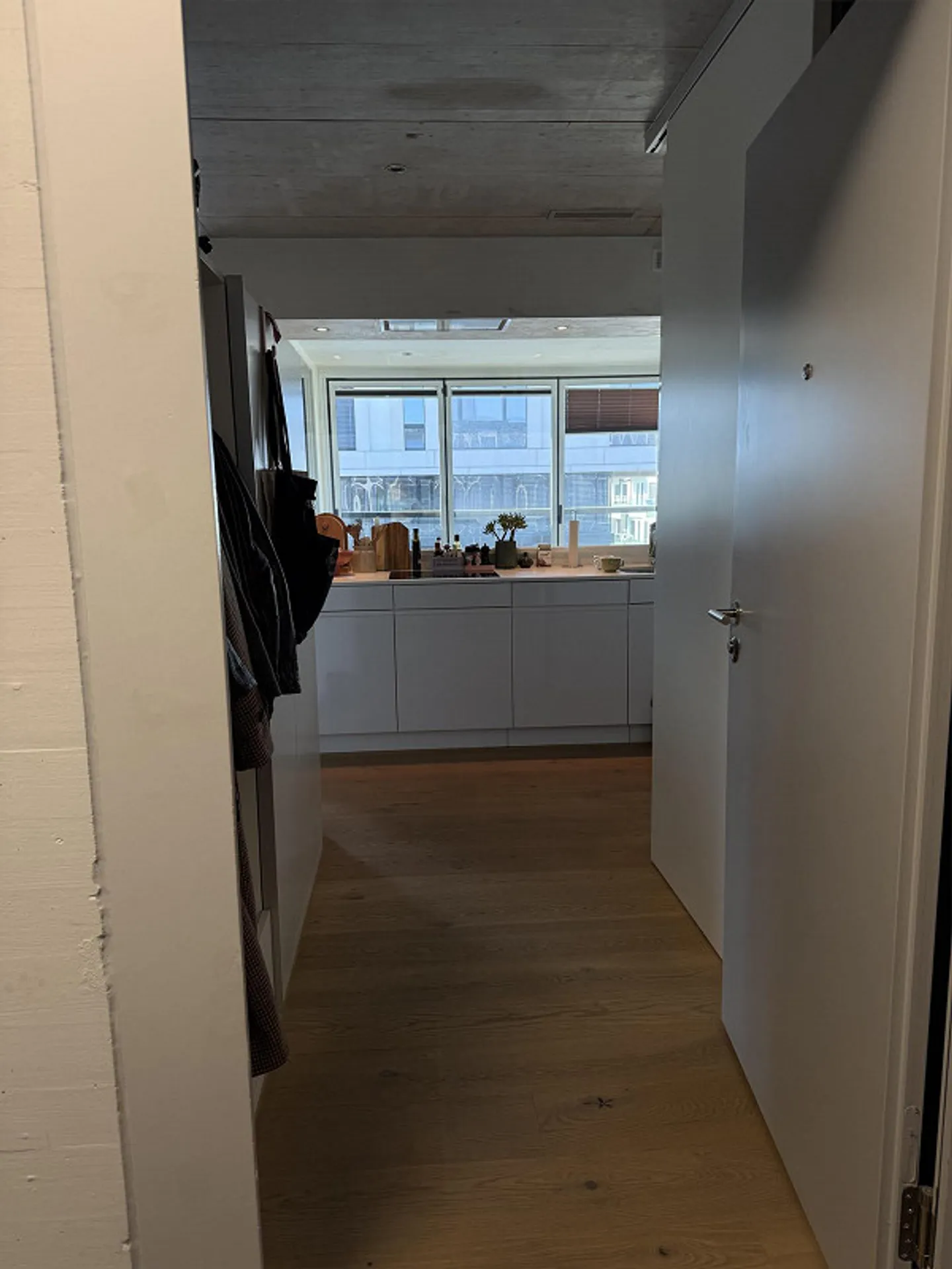 Appartement moderne de 2.5 pièces avec loggia - Photo 7 sur 7