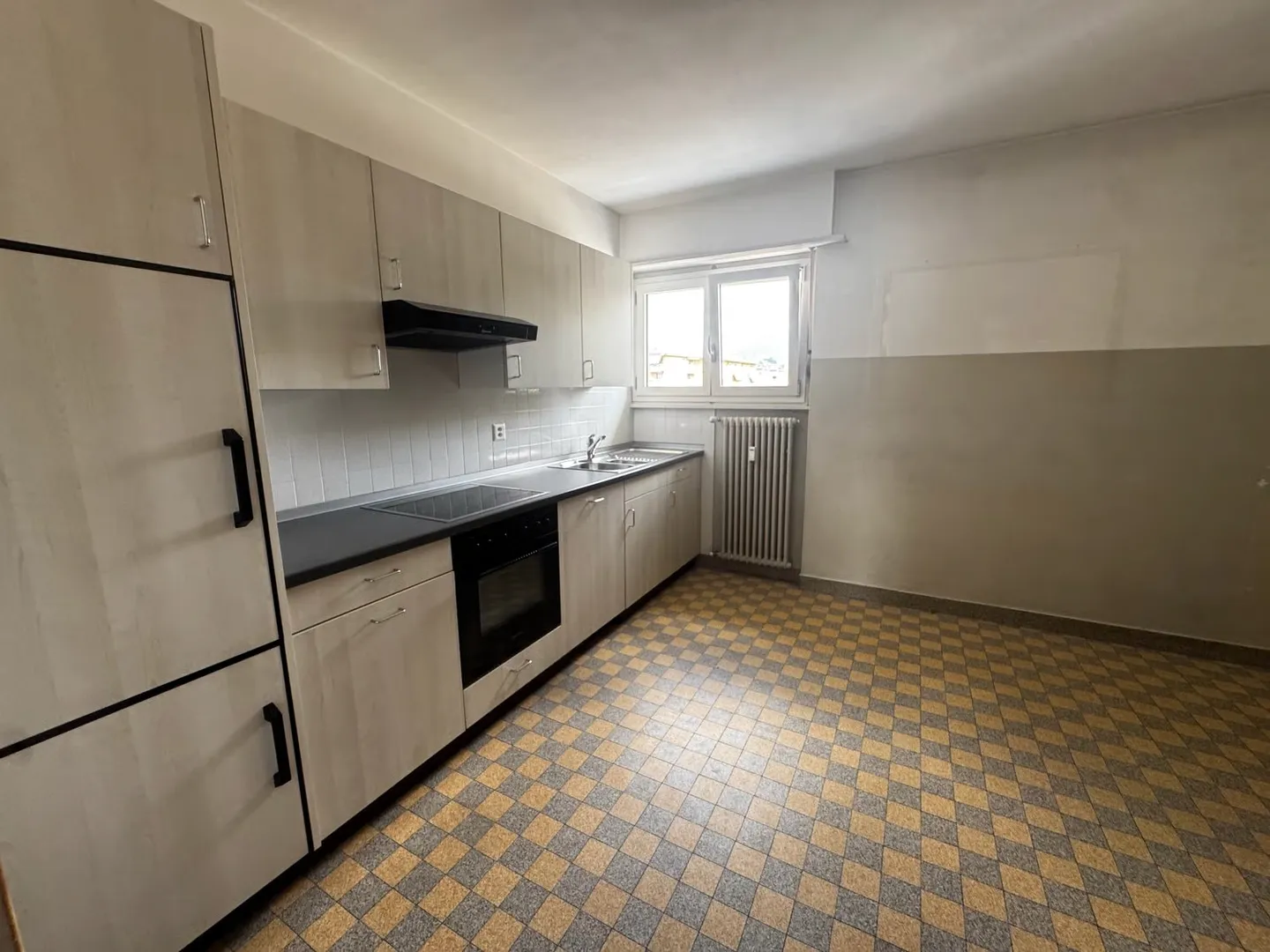 Chiasso - appartement 3.5 pièces à louer au cinquième et au deuxième étage - Photo 2 sur 7