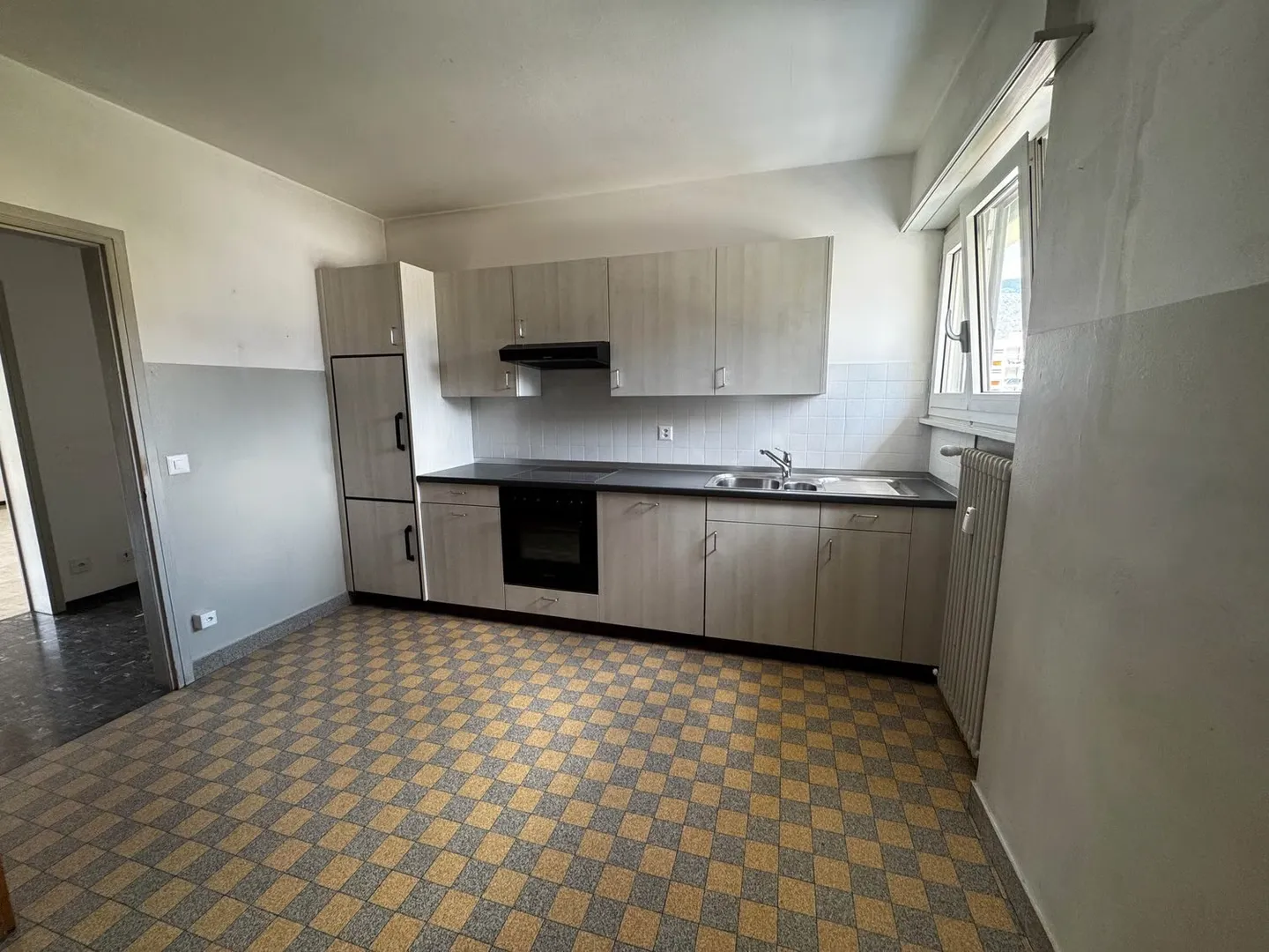 Chiasso - appartement 3.5 pièces à louer au cinquième et au deuxième étage - Photo 3 sur 7