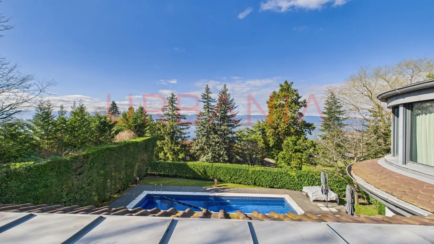 Villa eccezionale completamente ristrutturata con vista lago - Foto 1 di 2