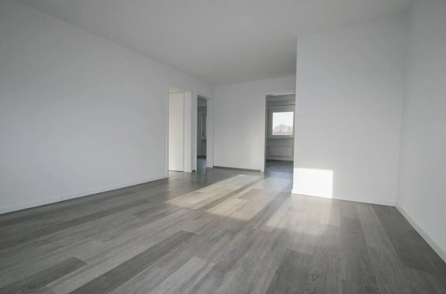 Modern apartment in the immediate vicinity of the lake - Photo 1 of 5