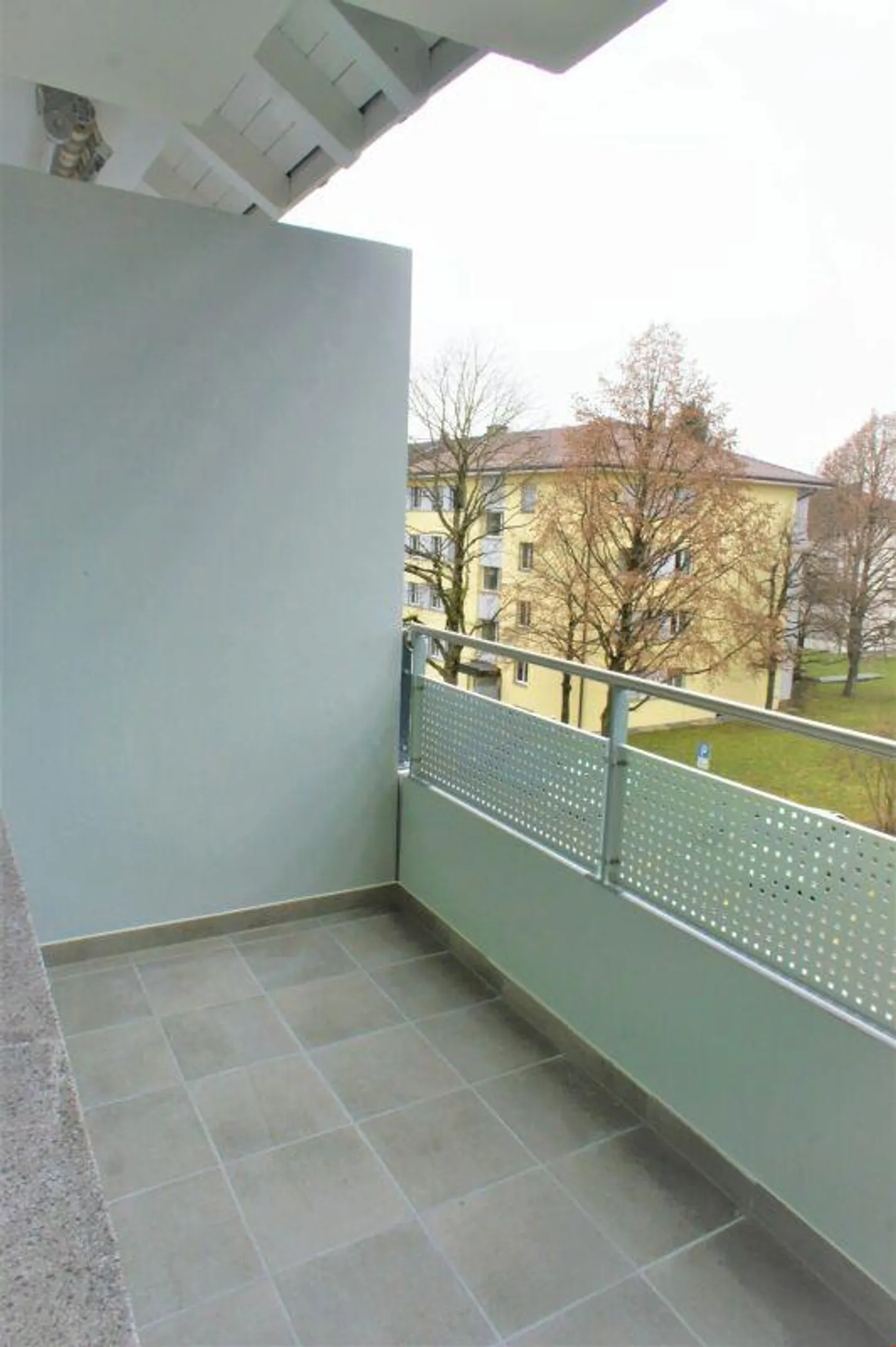 Appartement moderne avec balcon - Photo 10 sur 12