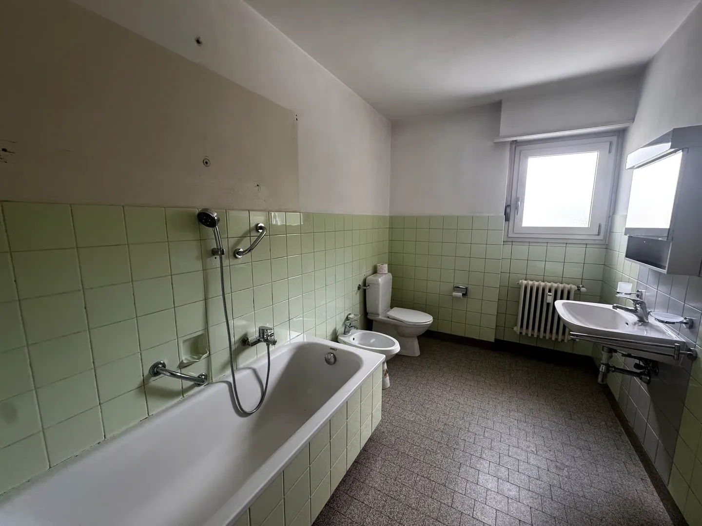 Chiasso - appartement 3.5 pièces à louer au cinquième et au deuxième étage - Photo 6 sur 7