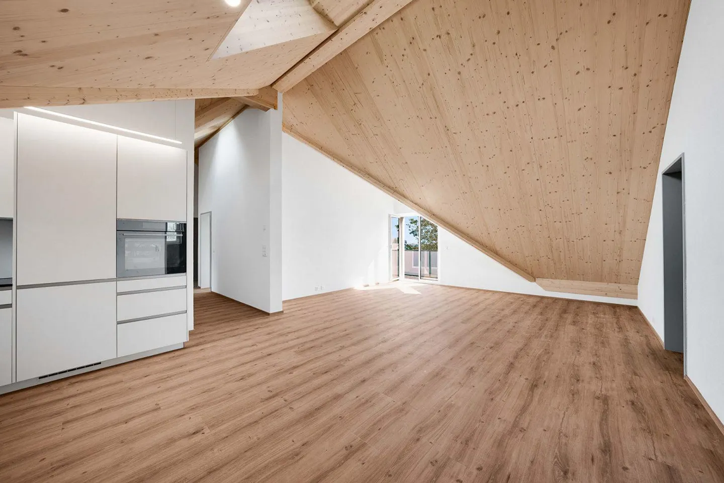 Appartement sous les combles de 3,5 pièces - Photo 2 sur 11