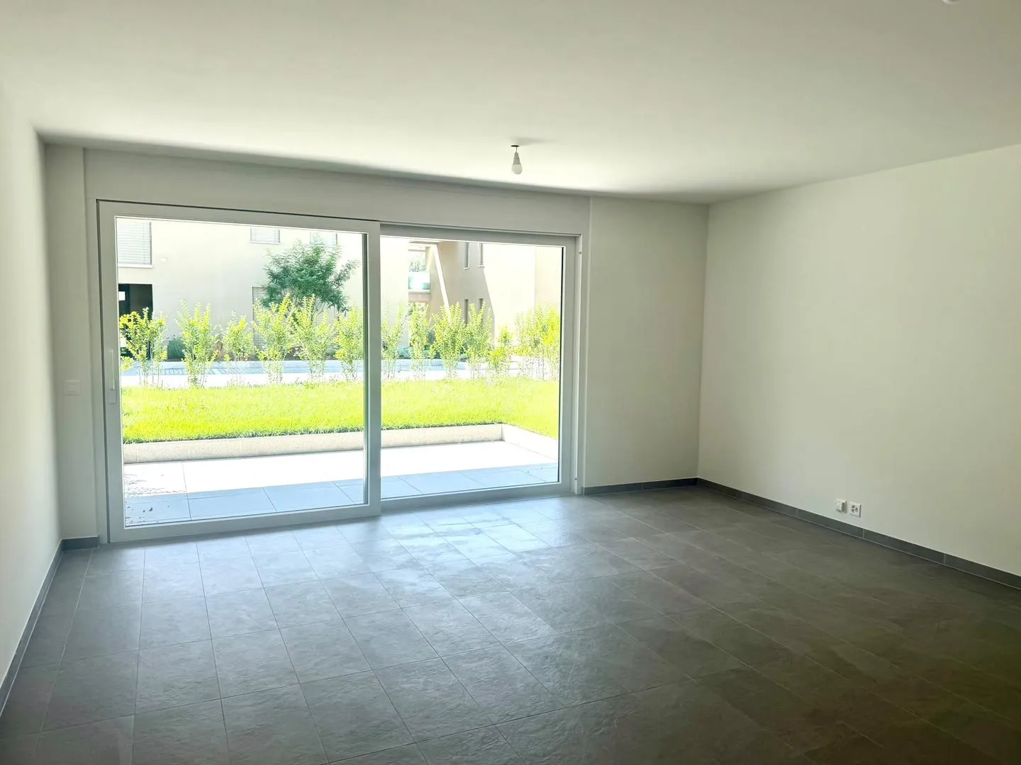 Two and a half room apartment in Uvrier on the ground floor - Photo 1 of 6
