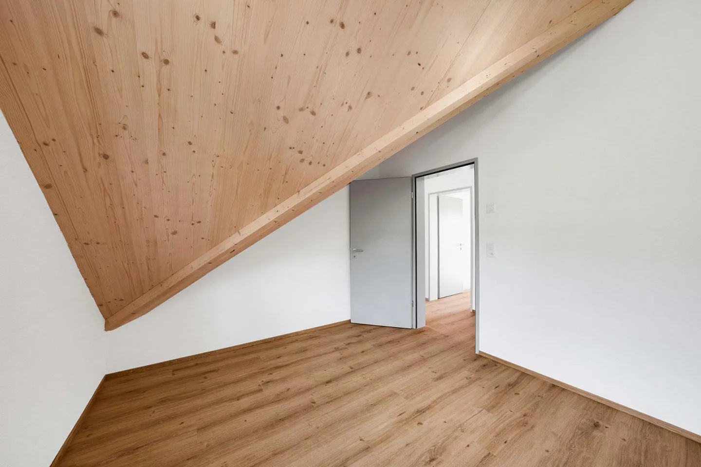 Appartement sous les combles de 3,5 pièces - Photo 6 sur 11