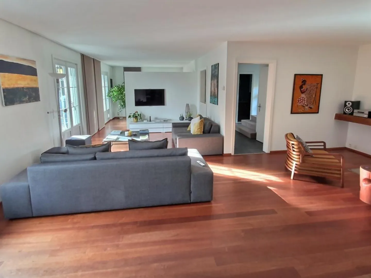 In very good condition and quiet - Photo 4 of 11