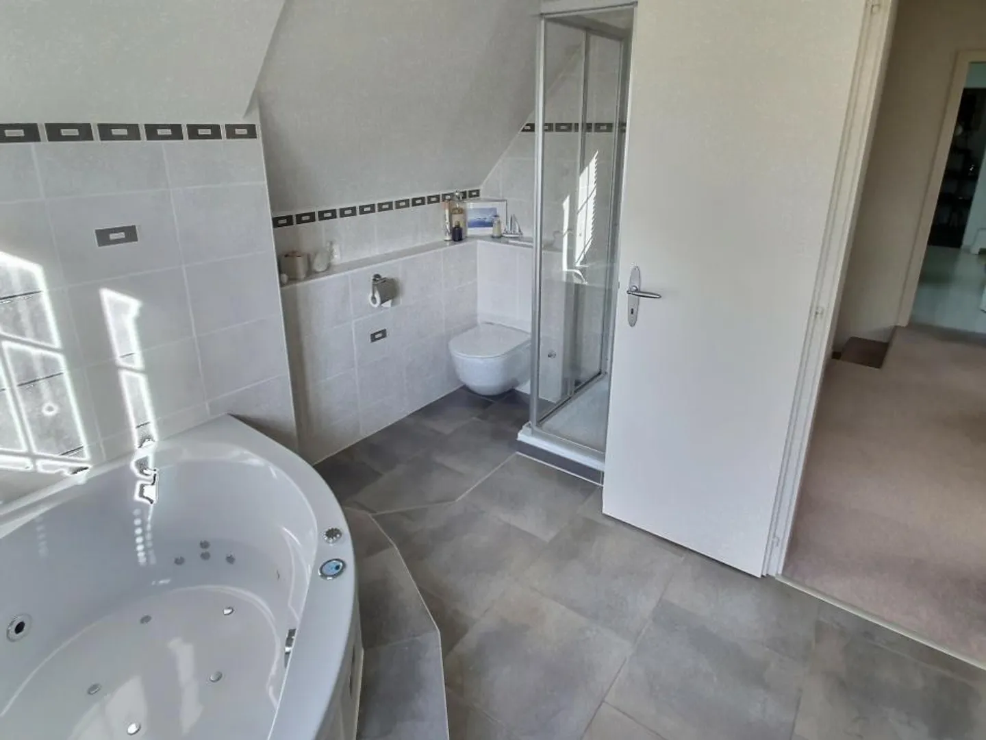 In very good condition and quiet - Photo 11 of 11