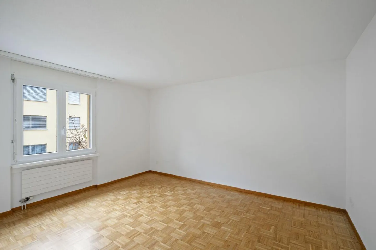 Attractive 2.5-room apartment with balcony in Sulgen - Photo 3 of 8