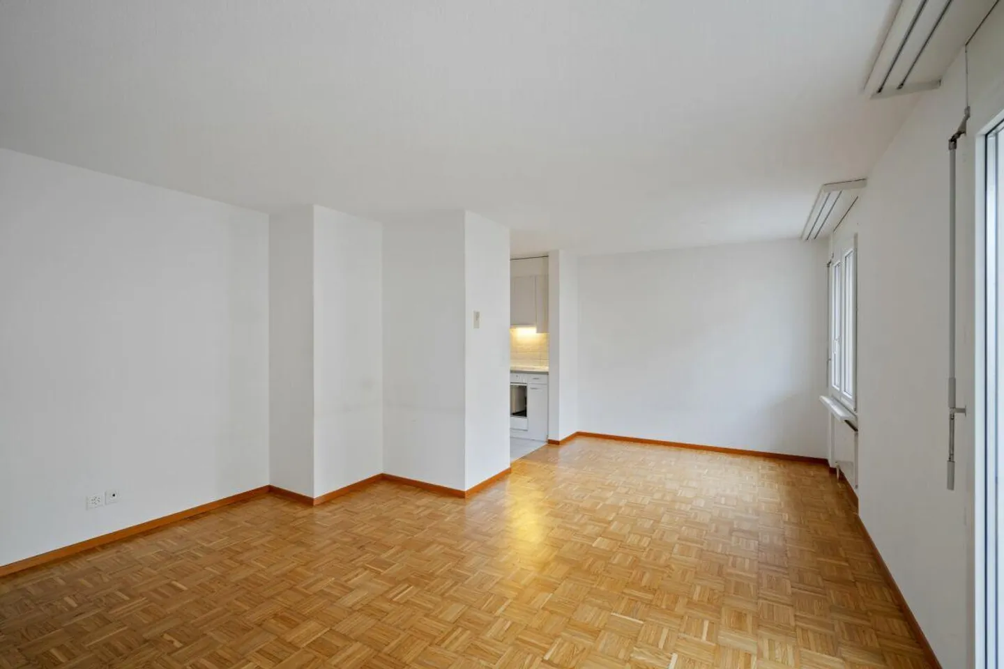 Attractive 2.5-room apartment with balcony in Sulgen - Photo 5 of 8
