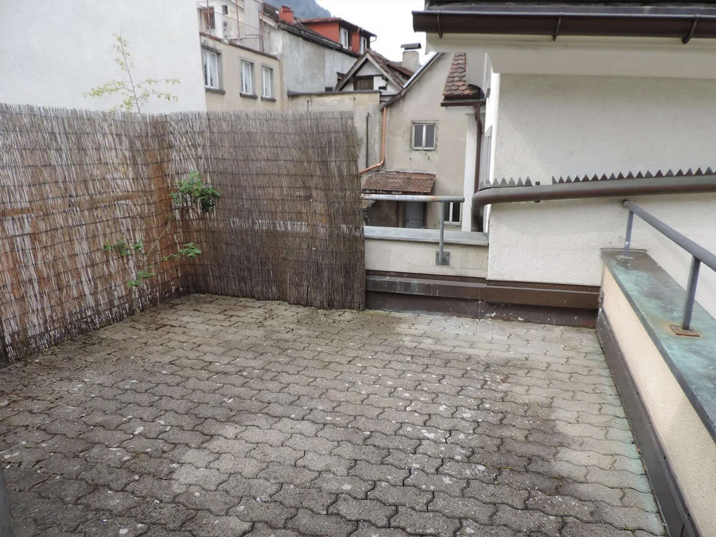 Cozy 2-room attic apartment with terrace in the heart of Chur's old town - Photo 6 of 6
