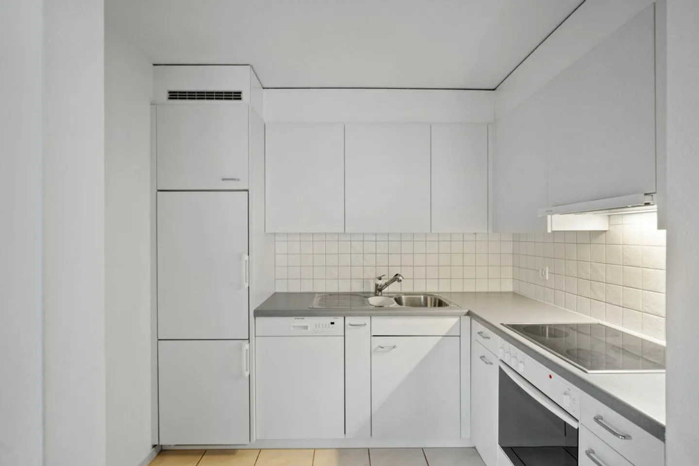 Attractive 2.5-room apartment with balcony in Sulgen - Photo 6 of 8